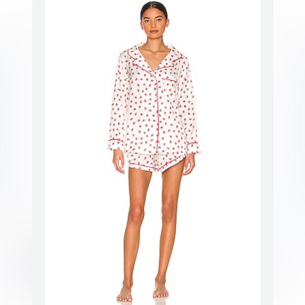 Revolve Plush SILKY PAJAMA + EYE MASK SET, STRAWBERRY